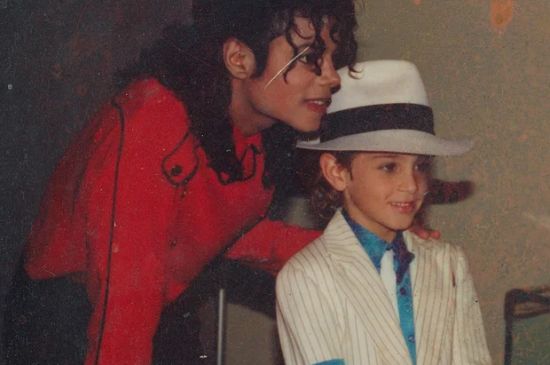 POLICE REVEAL DISTURBING ITEMS THEY FOUND AFTER RAIDING MICHAEL JACKSON'S NEVERLAND RANCH 