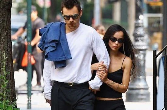 ZOË KRAVITZ AND HARRY STYLES GET MATCHING TATTOOS ENGAGEMENT